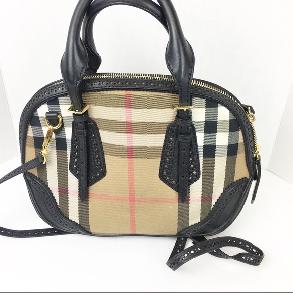 Burberry Handbags - Burberry Bag Tote W/ Strap Crossbody